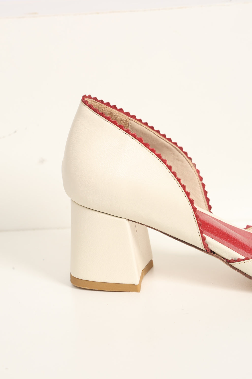 Rita Off White c/ Vermelho