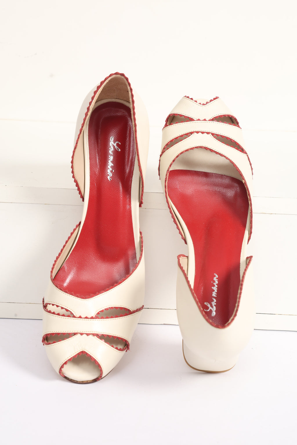 Rita Off White c/ Vermelho