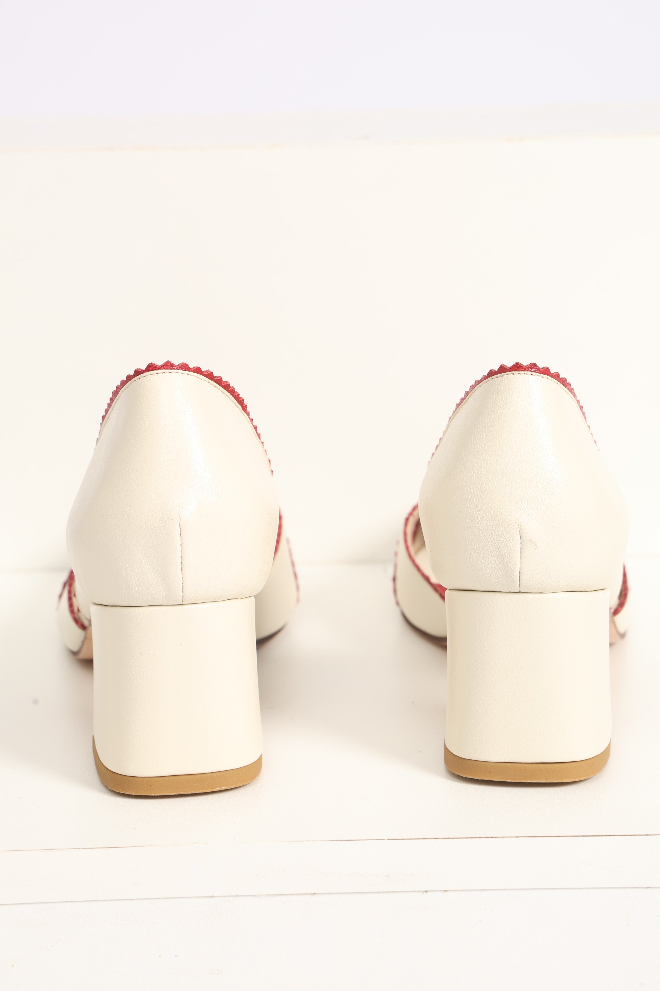 Rita Off White c/ Vermelho