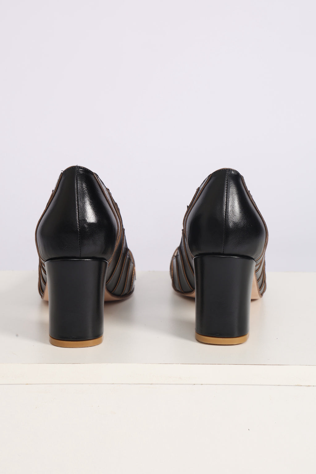Sapato Alessandra Preto c/ Ouro