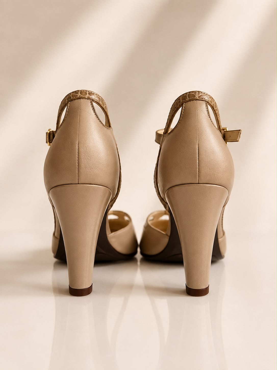 Sapato Gigi em Couro Legítimo Fendi - Detalhes Texturizados