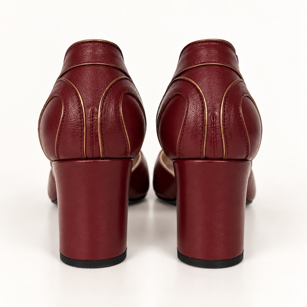Scarpin Gaia — Couro Vinho com Detalhes em Ouro Velho