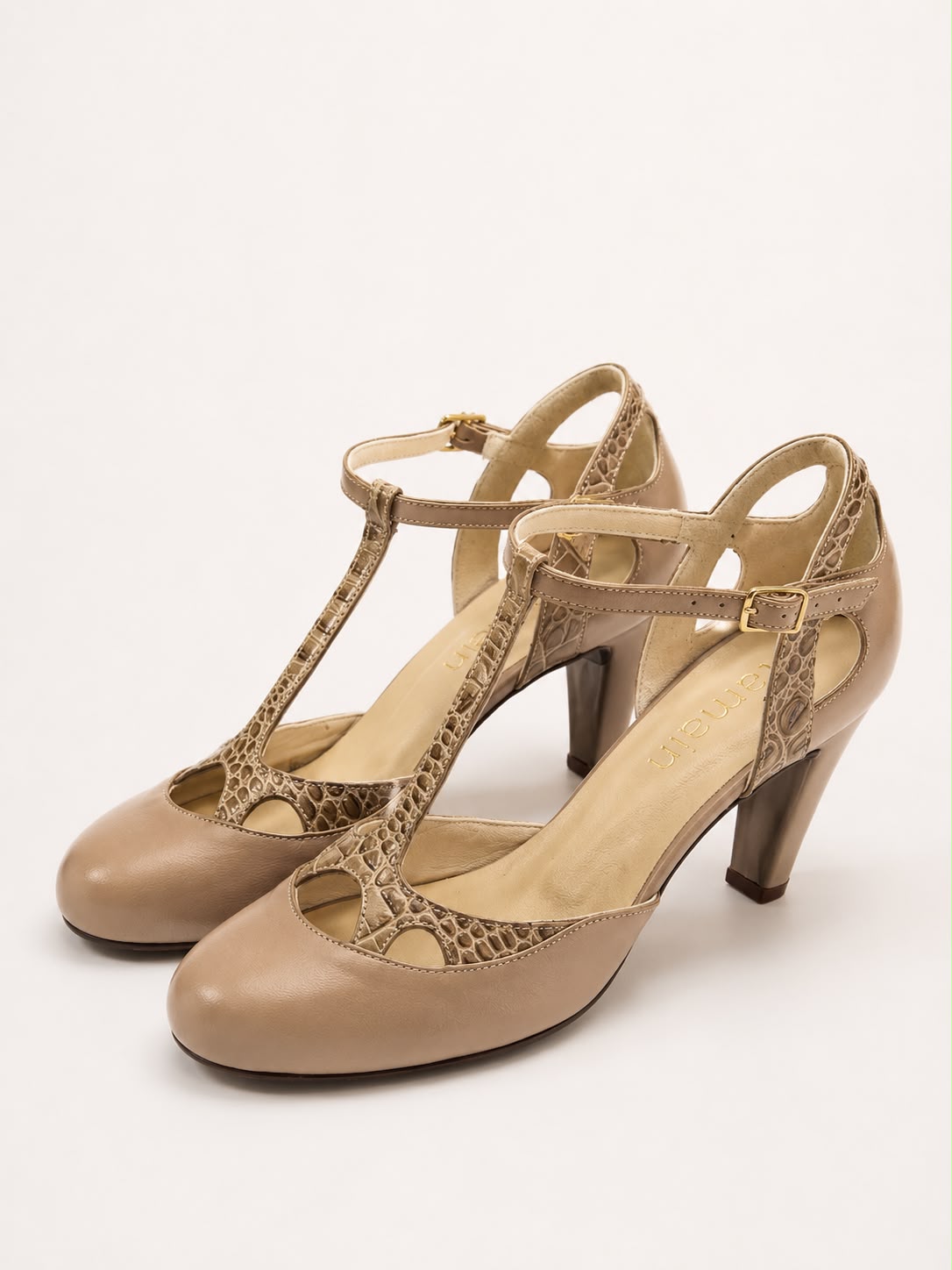 Sapato Gigi em Couro Legítimo Fendi - Detalhes Texturizados