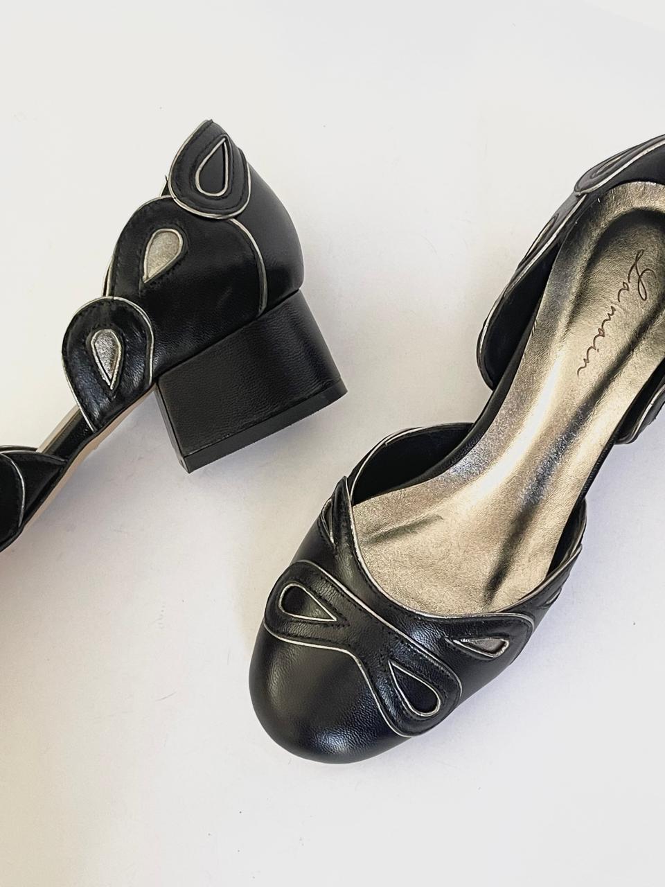 Daisy Low-Heel Shoes Black