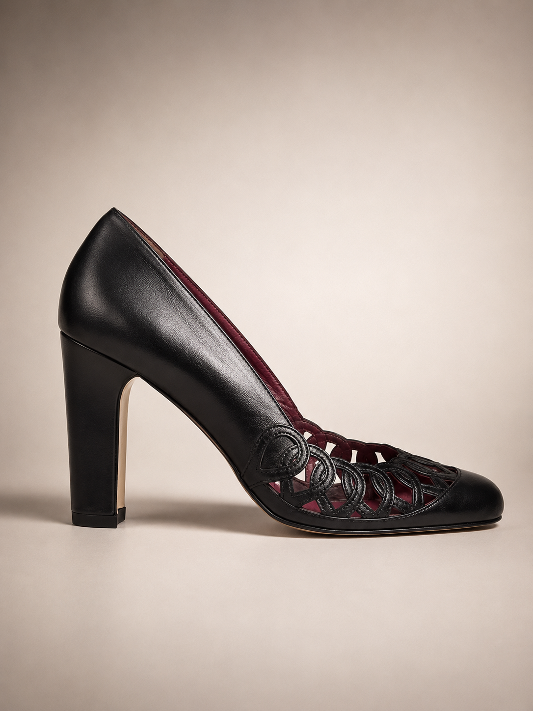 Scarpin Bella em Couro Legítimo Preto