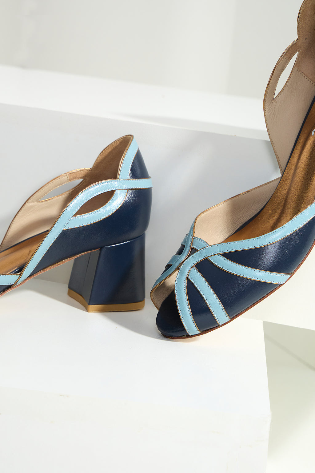 Peep Toe Wal Azul Marinho Bicolor