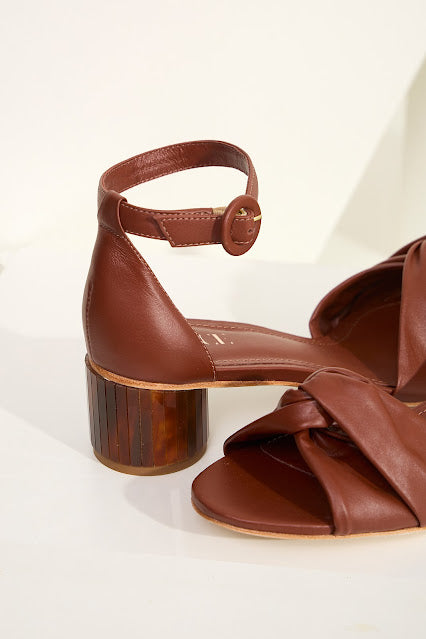 Sandália Eva Preto Salto Acrílico