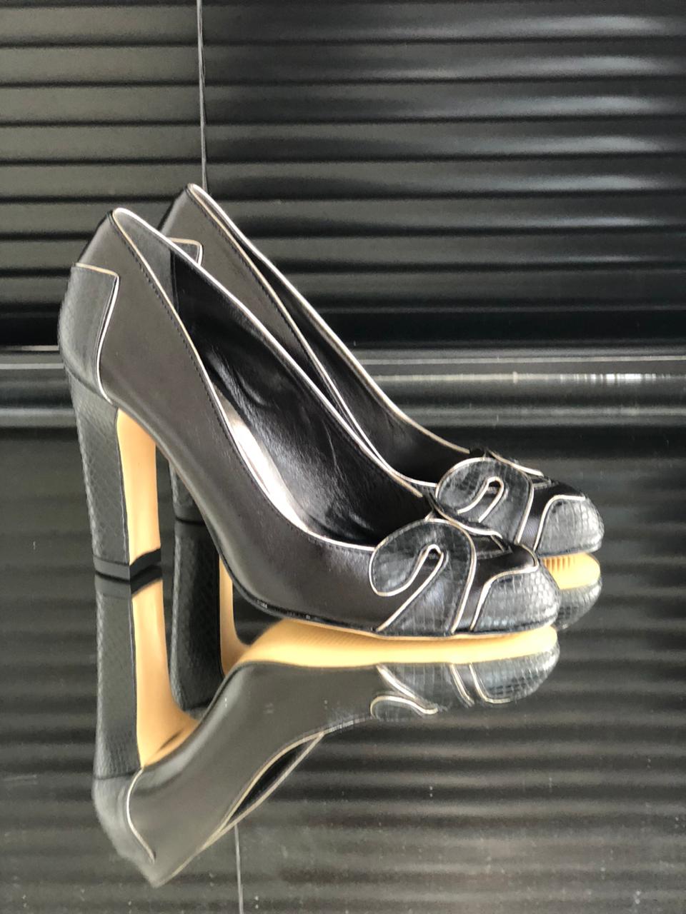 Sapato Taís Preto Snake