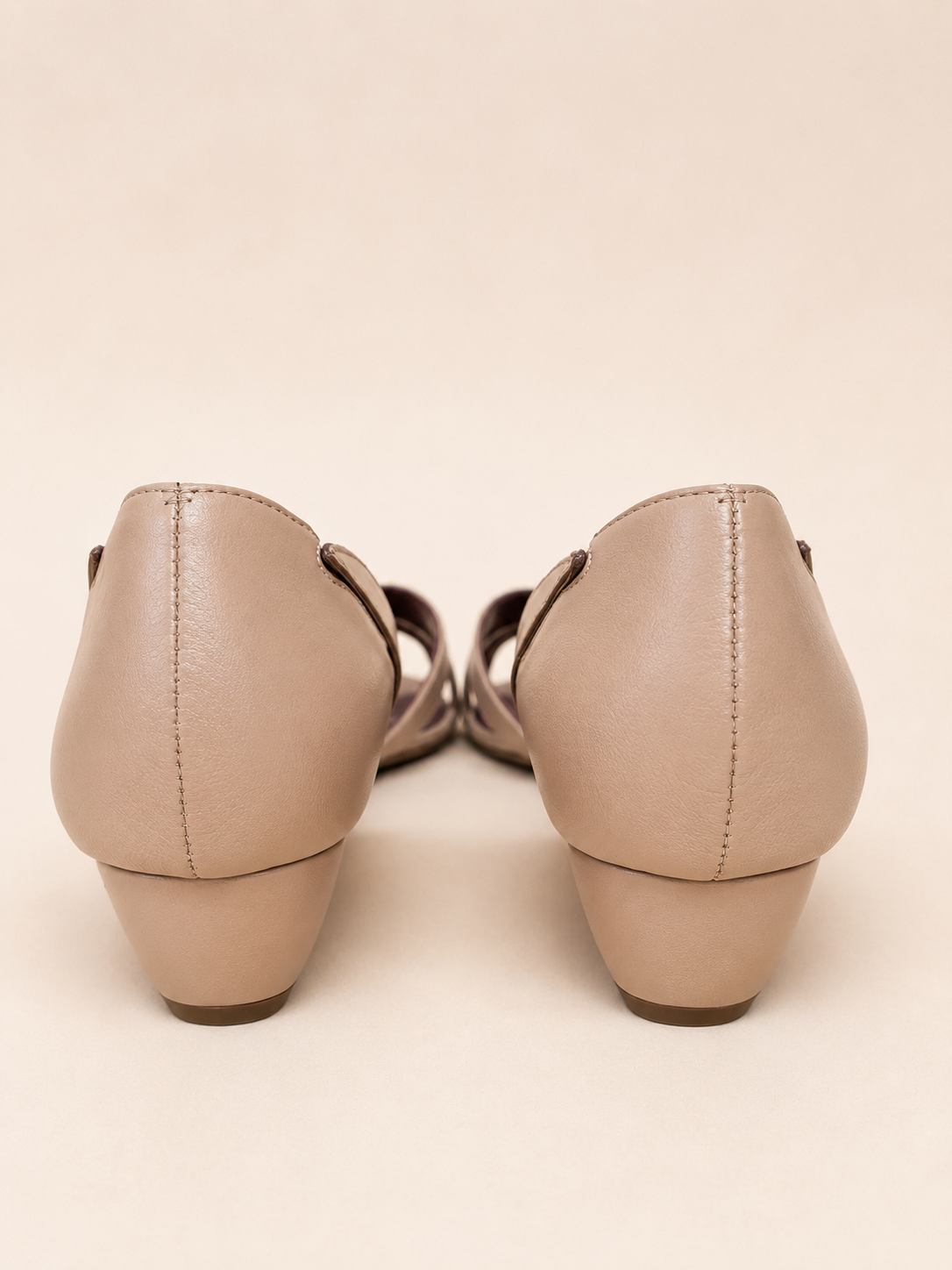Peep Toe Deise em Couro Legítimo Nude - Salto Baixo