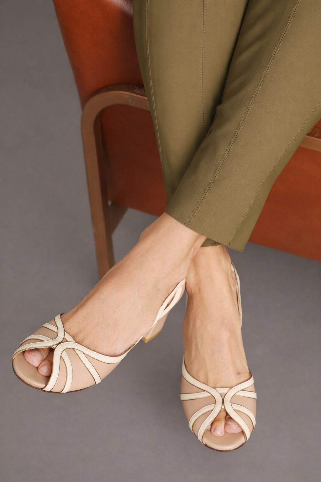 Peep Toe Wal Nude c/ Off White