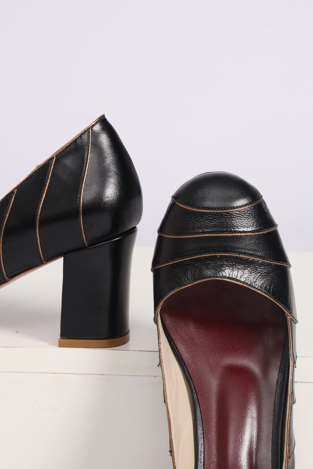 Sapato Alessandra Preto c/ Ouro