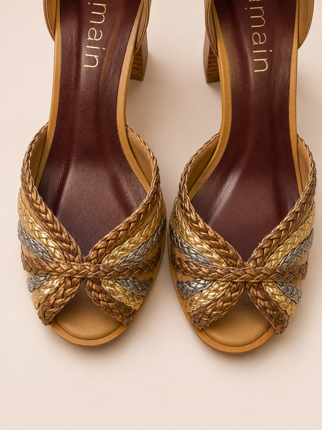 Débora Nude and Old Gold Peep Toe