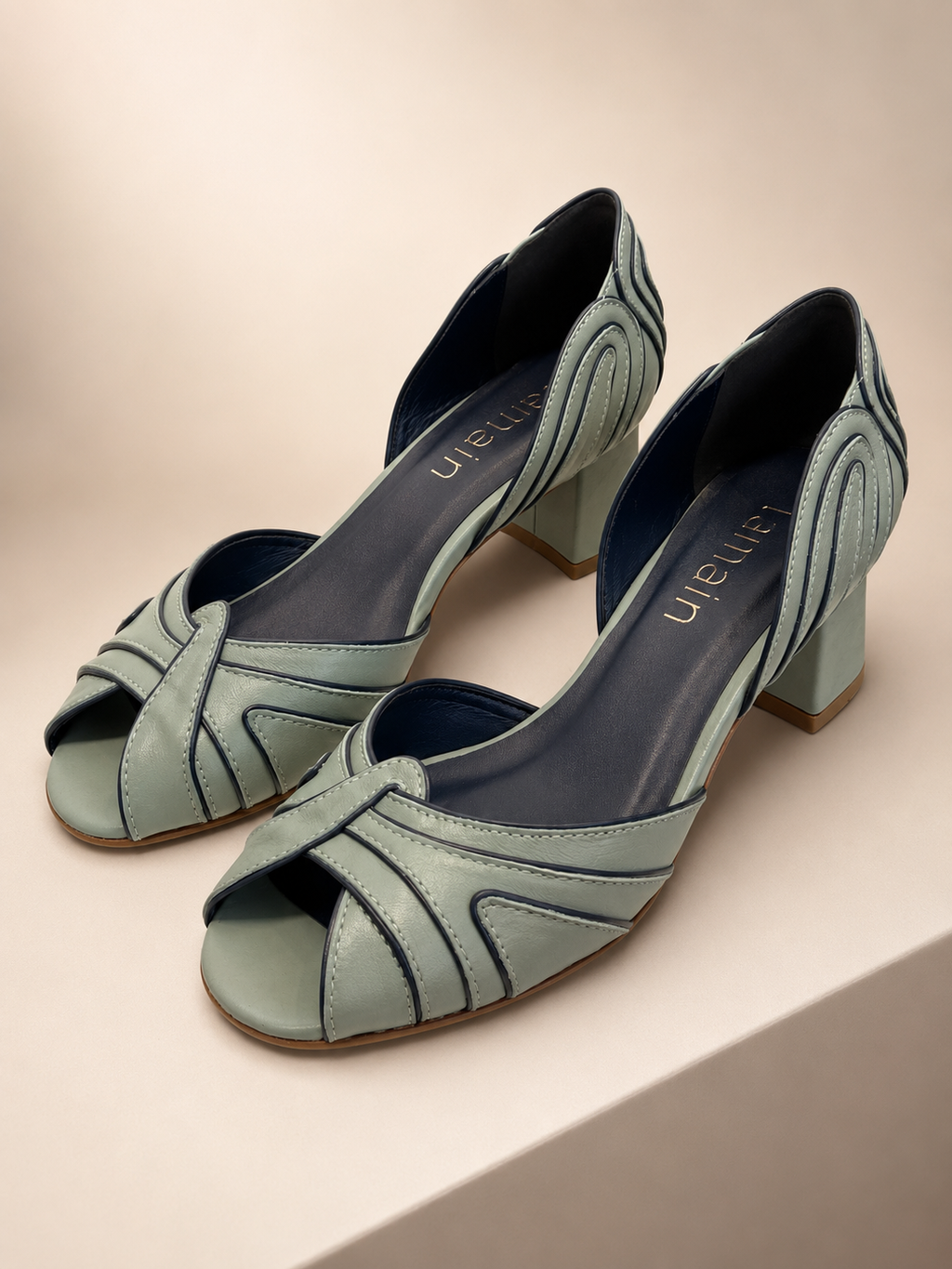 Peep Toe Paula Azul Nuvem c/ Marinho
