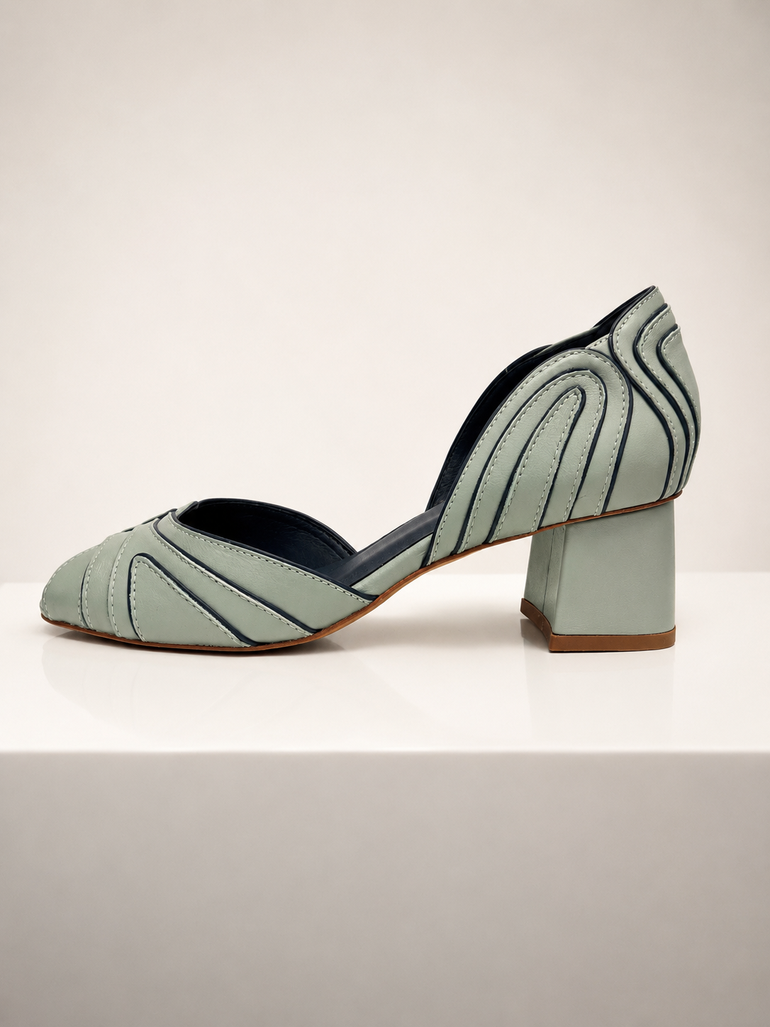 Peep Toe Paula Azul Nuvem c/ Marinho
