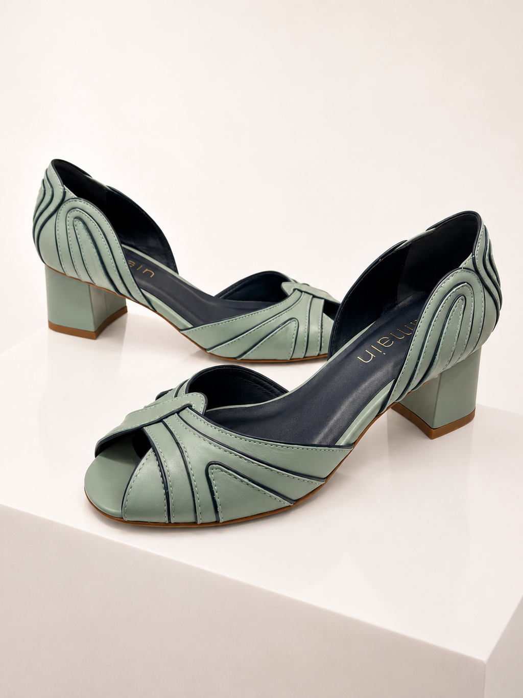 Peep Toe Paula Azul Nuvem c/ Marinho