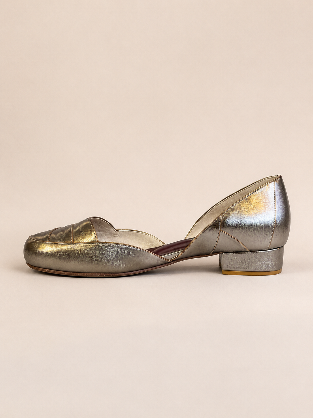 Mocassim Hilda em Prata Velho - Detalhes em Ouro Velho Salto Baixo
