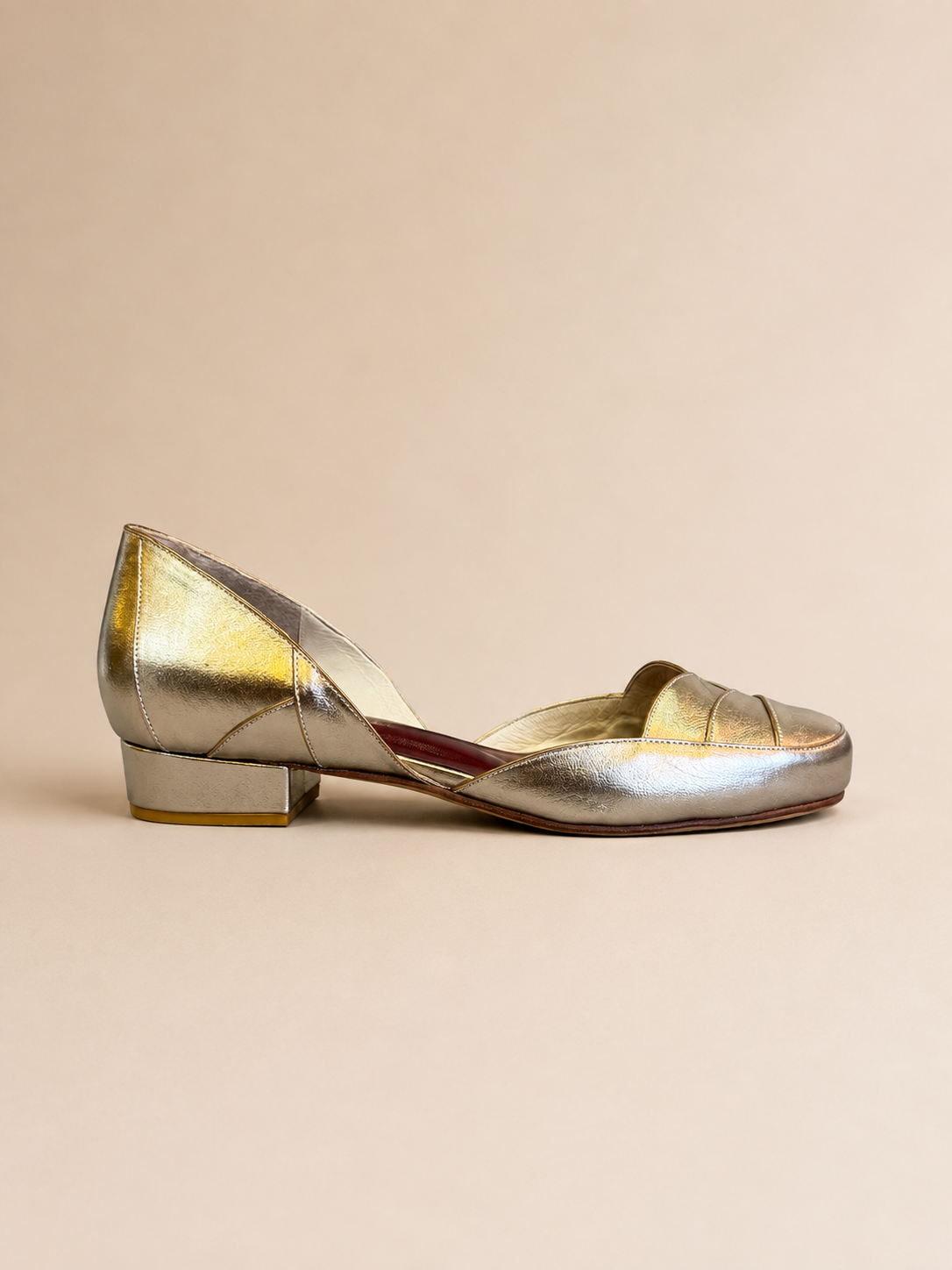 Mocassim Hilda em Prata Velho - Detalhes em Ouro Velho Salto Baixo