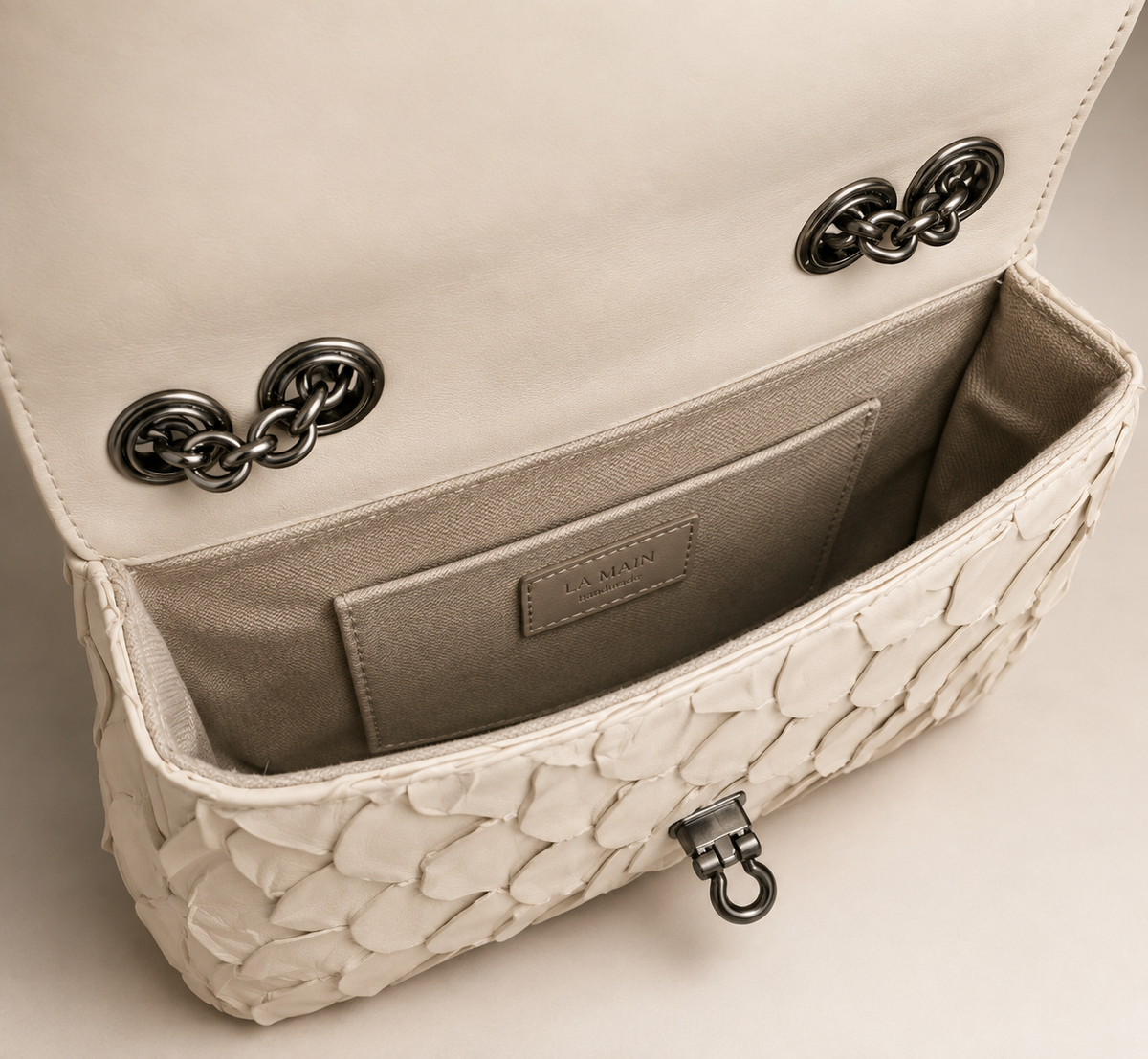 Bolsa Bia Off White Pirarucu