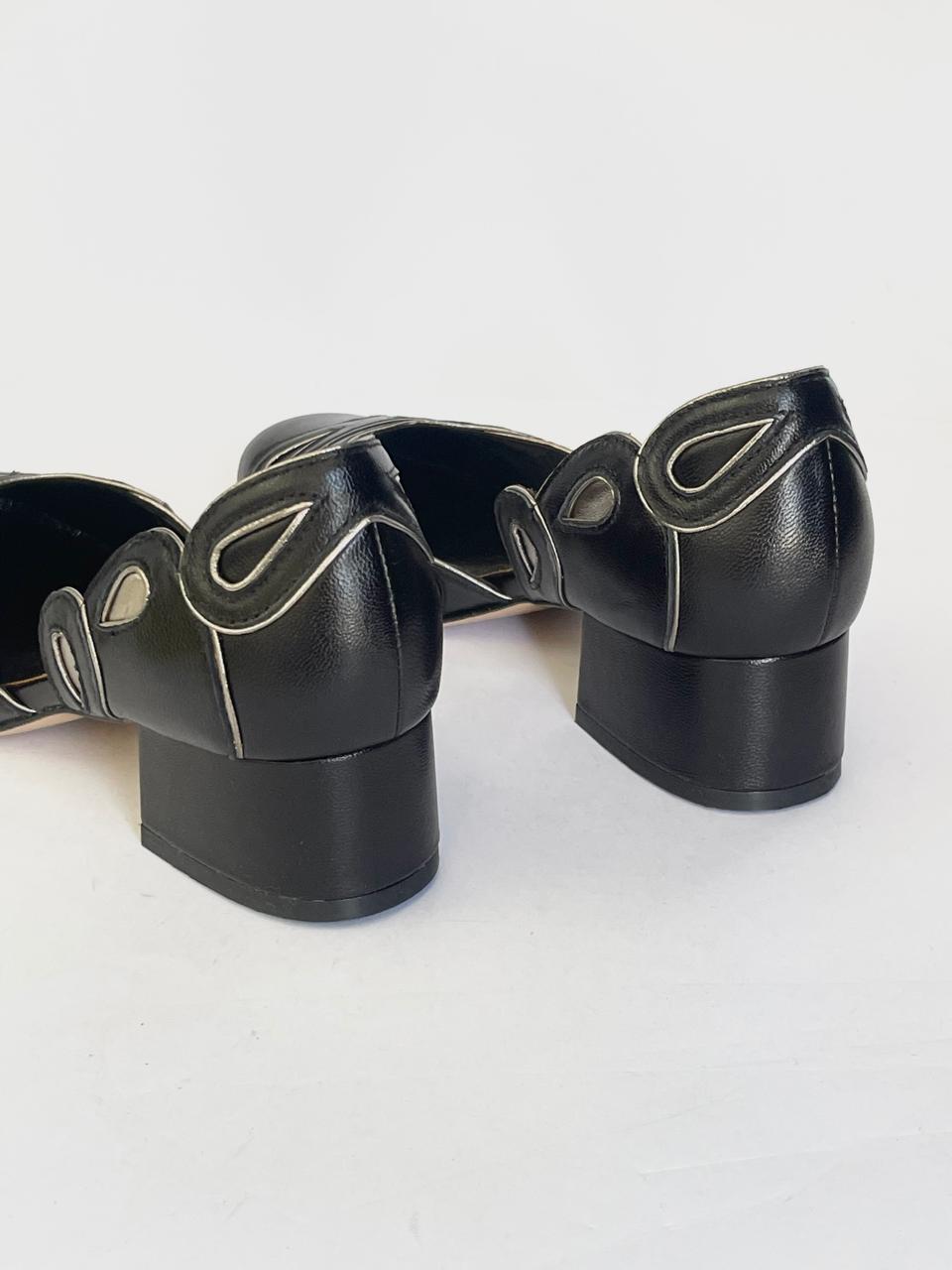 Daisy Low-Heel Shoes Black