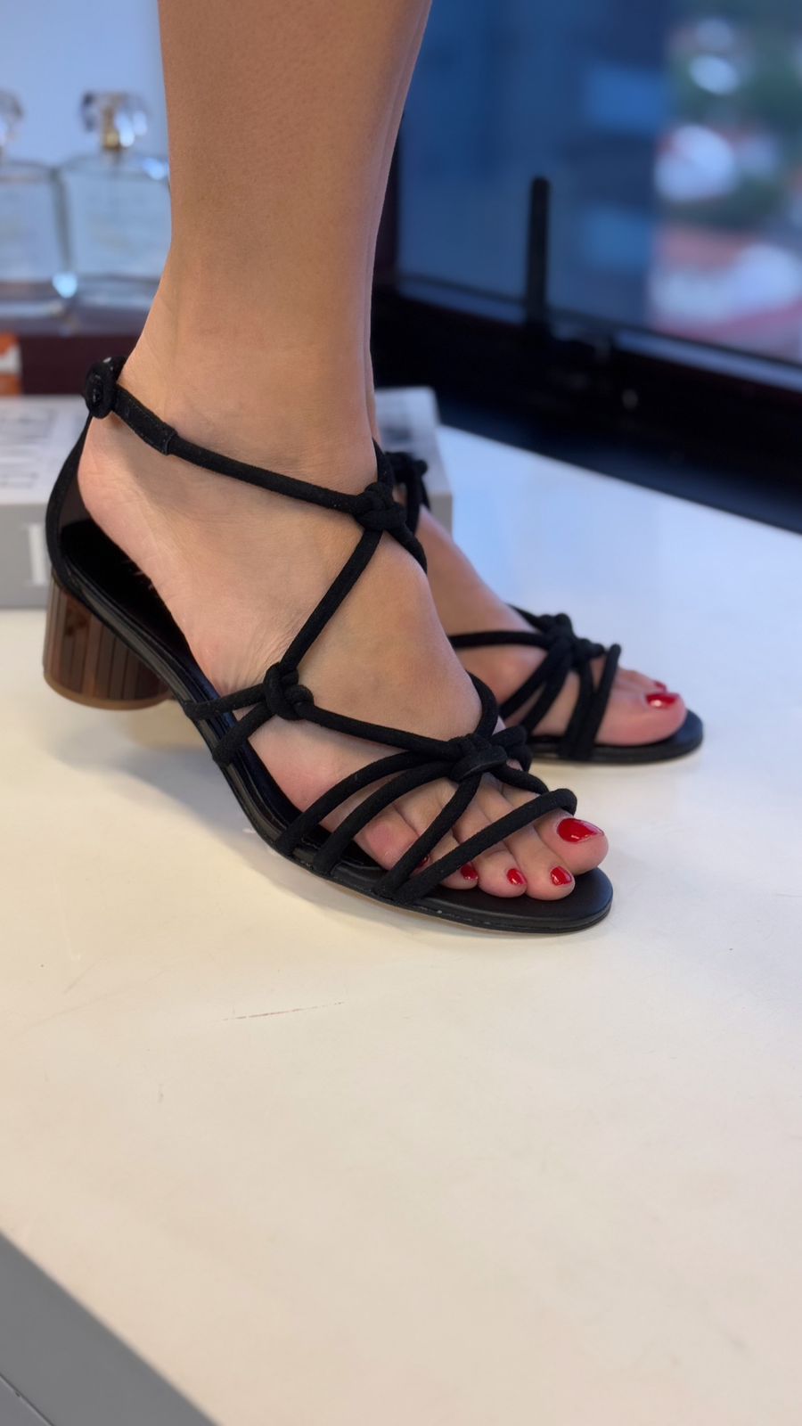 Sandália Siena Preta Camurça