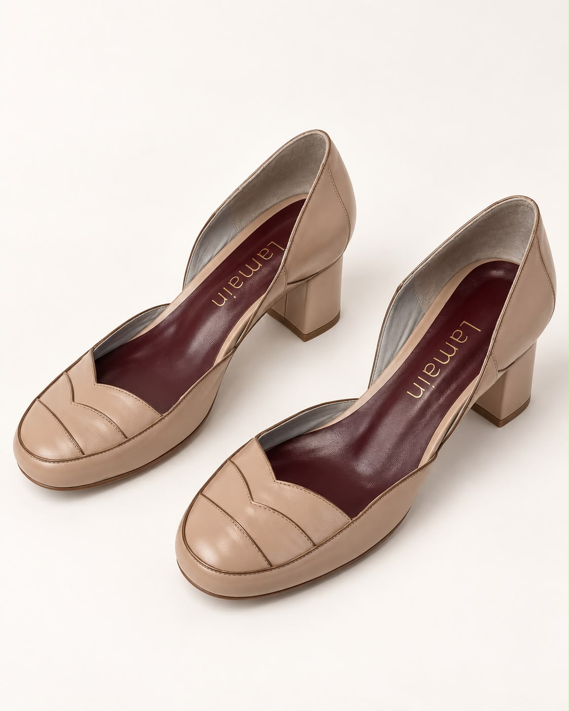 Sapato Boneca Hilda em Nude Pessego - Detalhes em Ouro Velho