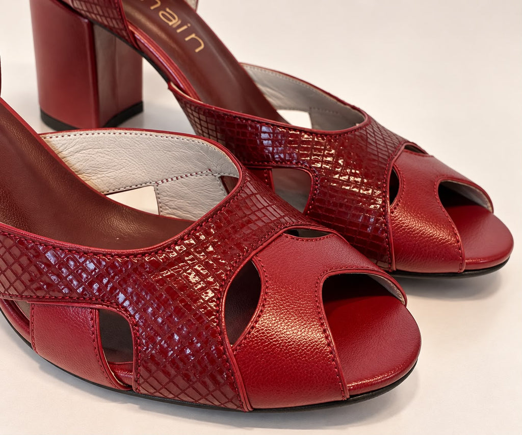 Peep Toe Simone em Couro Legítimo Vermelho - Detalhes em Leazar