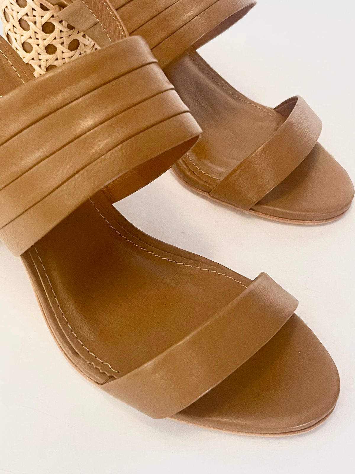 Sandália Luzia Camel Salto Palha