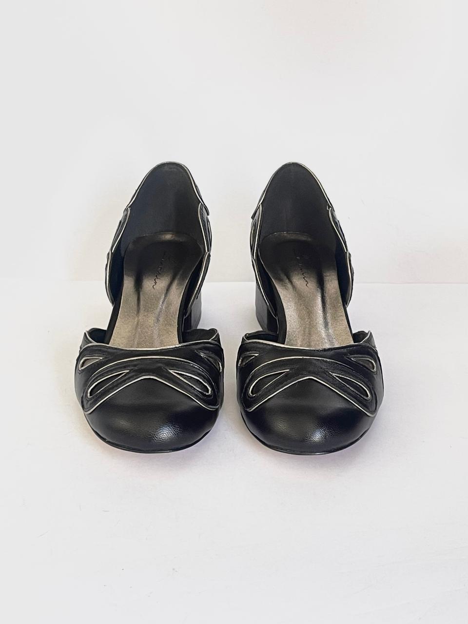 Daisy Low-Heel Shoes Black