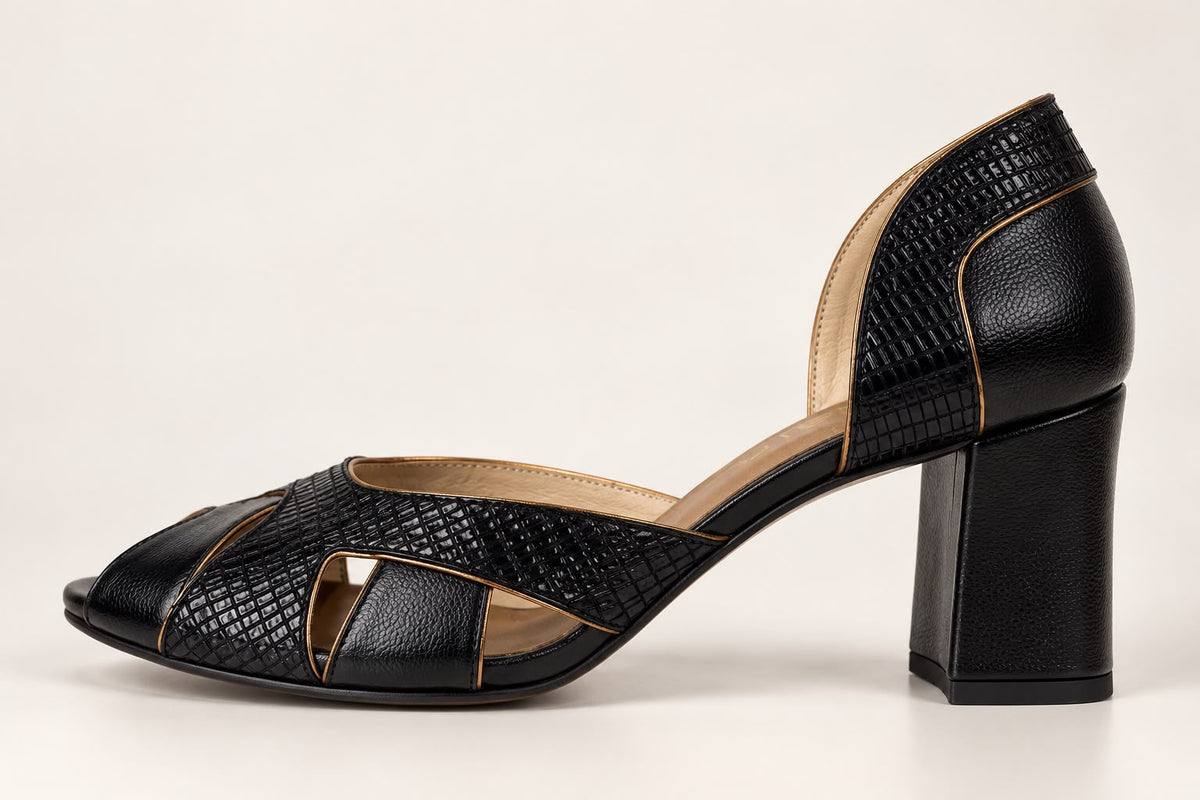 Peep Toe Simone em Couro Legítimo Preto - Detalhes em Leazar