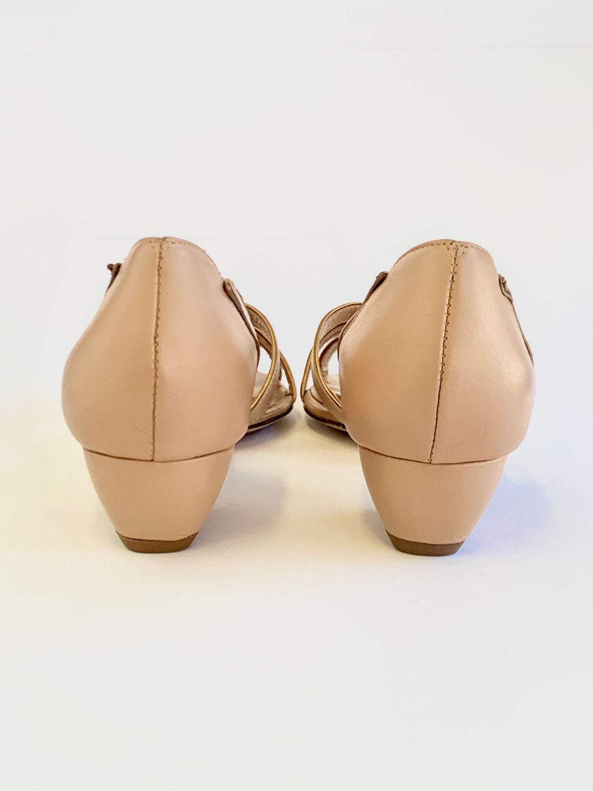 Peep Toe Deise em Couro Legítimo Nude - Salto Baixo