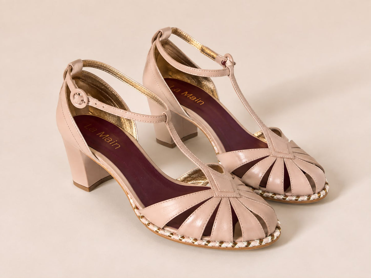 Sapato Antônia em Couro Legítimo Nude - Detalhes em Off White e Dourado