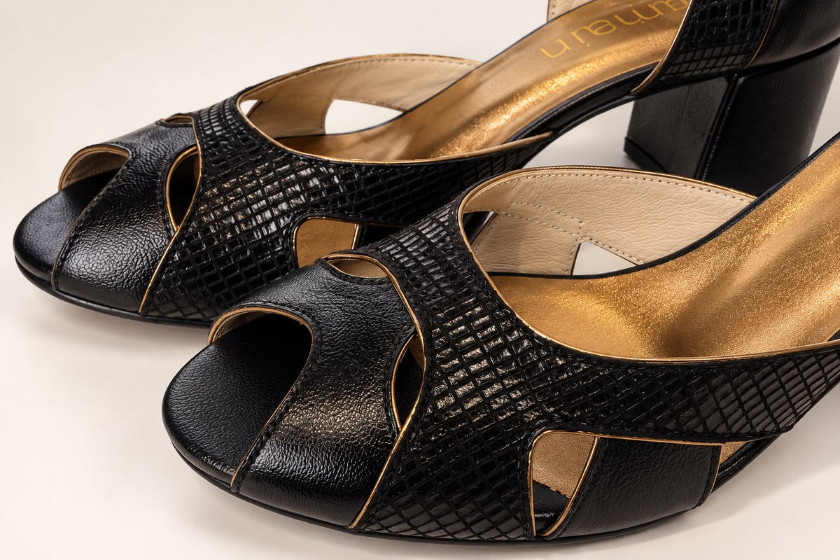 Peep Toe Simone em Couro Legítimo Preto - Detalhes em Leazar