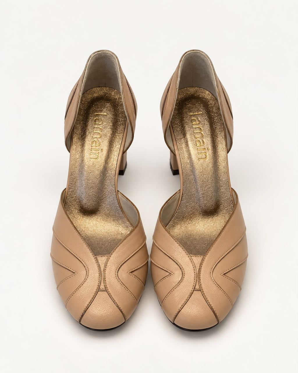 Scarpin Gaia — Couro nude com Detalhes em Ouro Velho